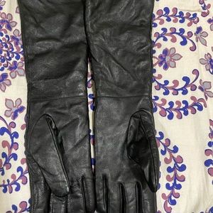 Black long gloves